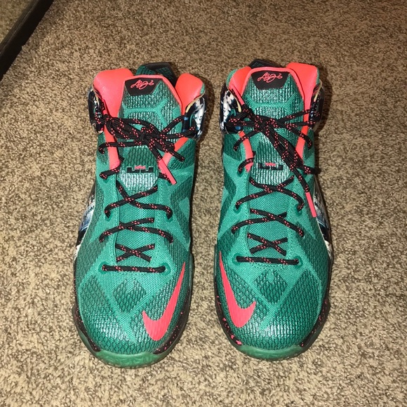 lebron 12 xmas